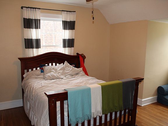 4th image of 131 Fairfax Dr