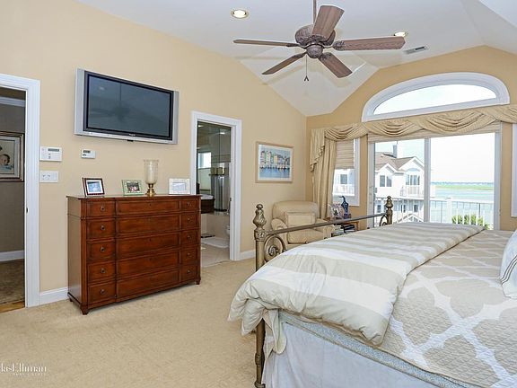 3rd image of 751 W Park Ave #120