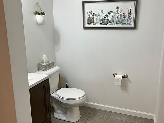 5th image of 1311 Veterans Dr