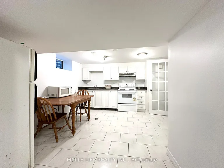 37 Pinemeadow Blvd #BASEMENT — Photo 10