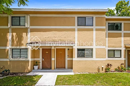 9489 Palm Cir N #9489 Photo 1 9489 Palm Cir N #9489 Photo 1