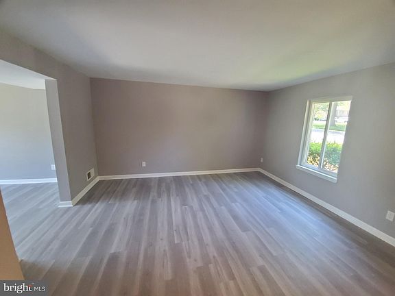 3rd image of 19349 Keymar Way