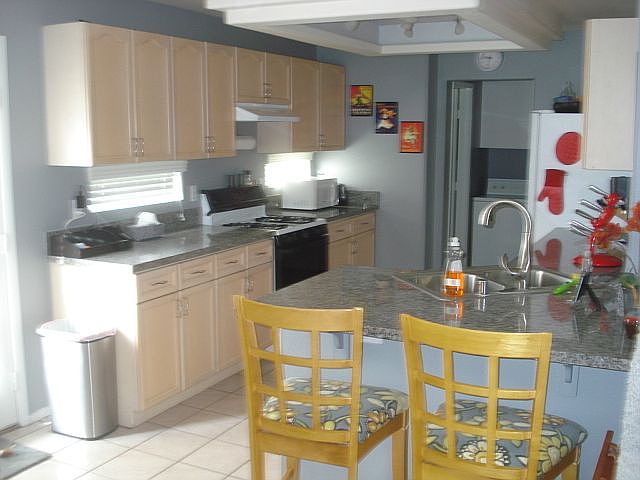 2nd image of 3338 Cheltenham St