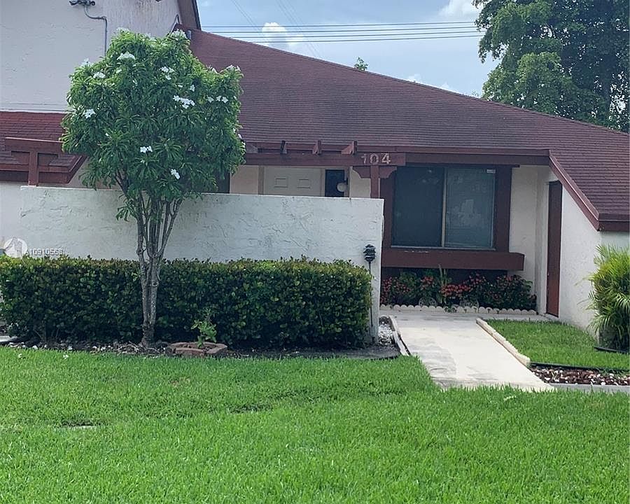 1st image of 635 NW 210th St APT 104-24
