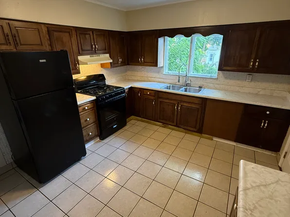 1169 Race St, Mc Kees Rocks, PA 15136