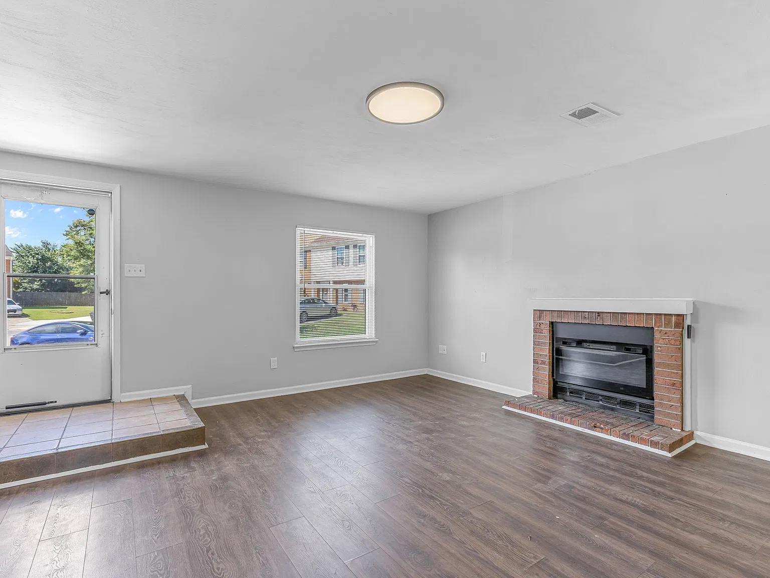 3 bed, 2.5 bath, 1340 sqft, $2,350 — Photo 4