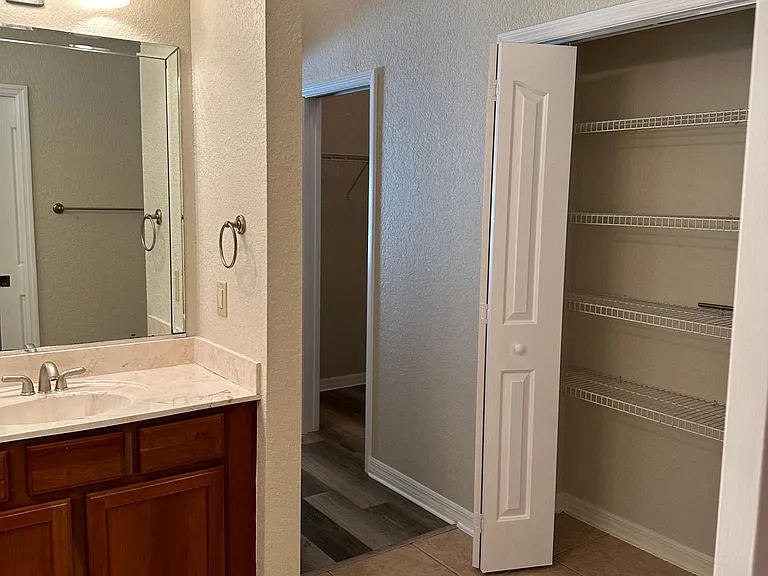 2071 Westchester Way — Photo 36