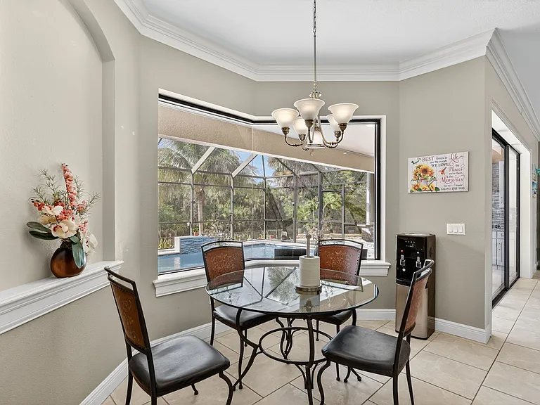 207 Kindred Blvd — Photo 10