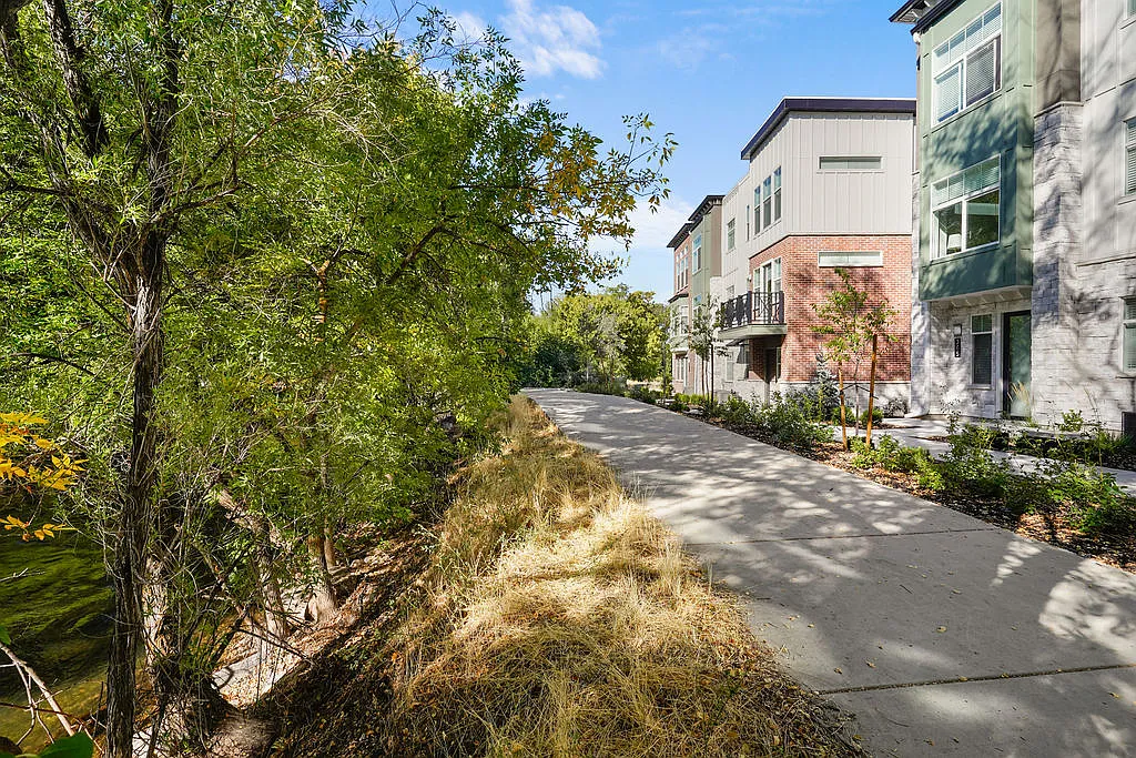 Current by Lotus Townhomes — Photo 1
