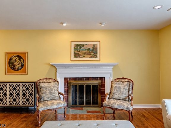 5th image of 25 Morningside Cir