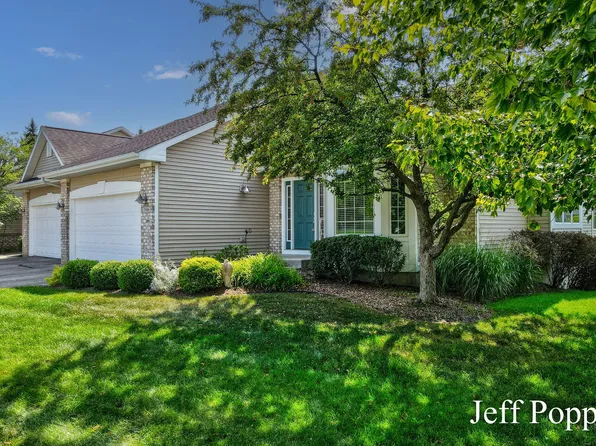 3946 Pemberton Dr SE, Grand Rapids, MI 49508
