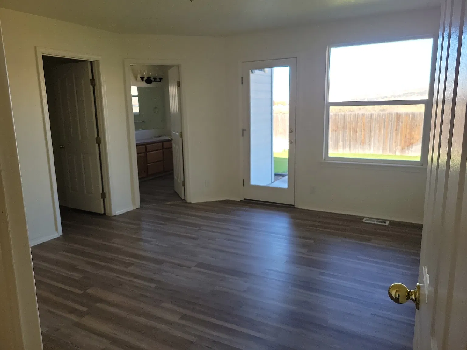 3 bed, 1476 sqft, $2,700 — Photo 2