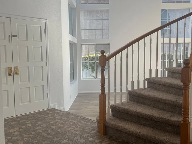 476 Somerset Cir — Photo 29
