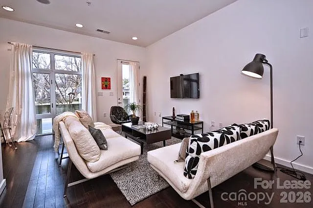 318 Viburnum Way Ct — Photo 11
