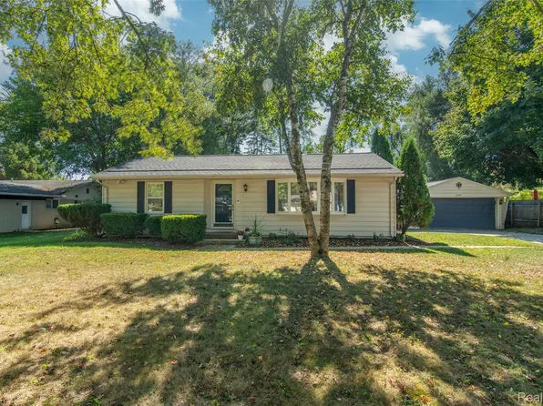 20351 Lacrosse Ave, Southfield, MI 48076