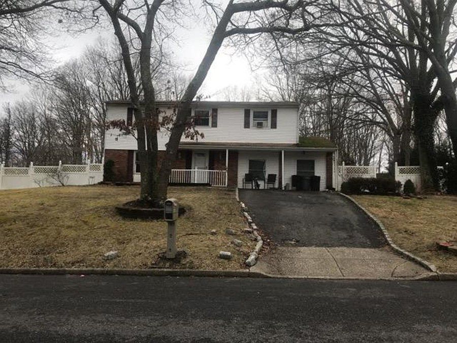 6 Walnut St, Coram, NY 11727 Zillow