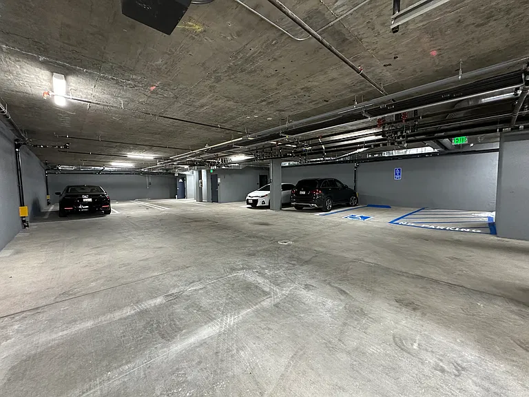 941 N Martel Ave #102 — Photo 59
