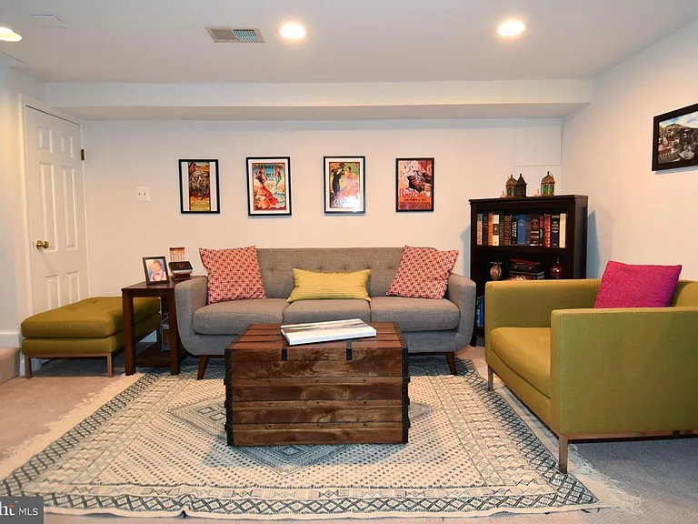 710 W View Ter — Photo 44