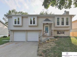 10429 Laurel Ave, Omaha, NE 68134