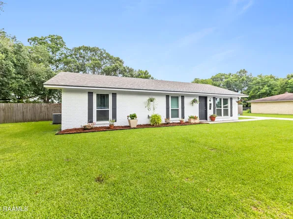 1048 Madeline Hts, Breaux Bridge, LA 70517