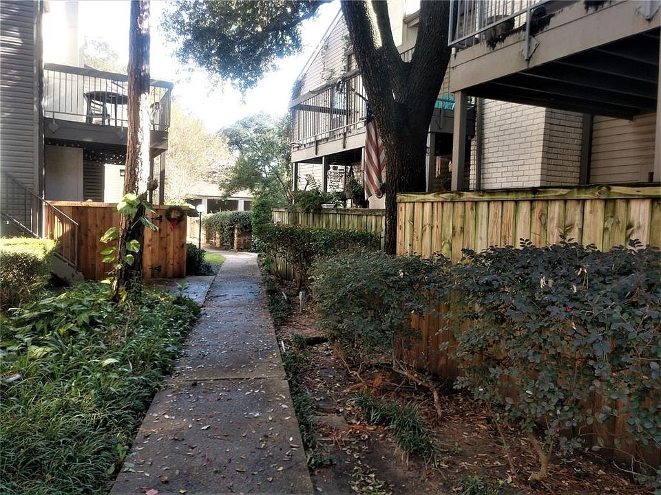 1st image of 9707 Richmond Ave APT 17