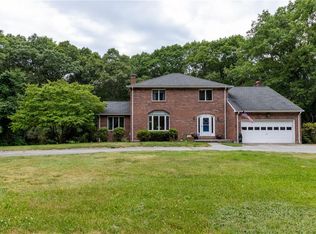 20 Lincoln Dr, North Smithfield, RI 02896