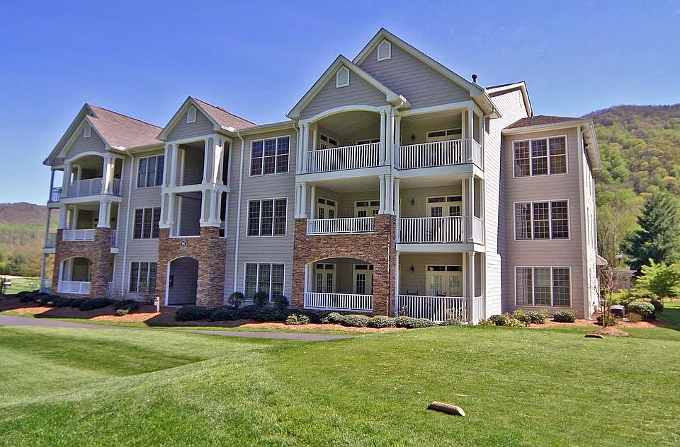 Elegant Golf Front Condo at the Maggie Valley Club!