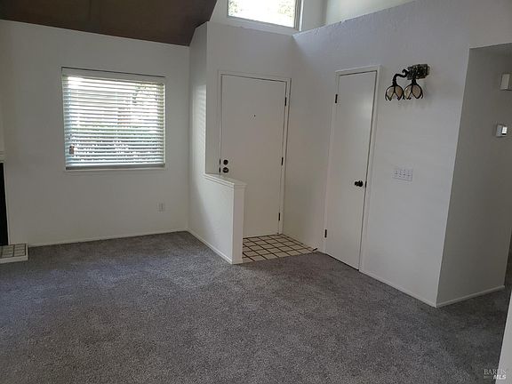5th image of 2456 Lakeview Drive