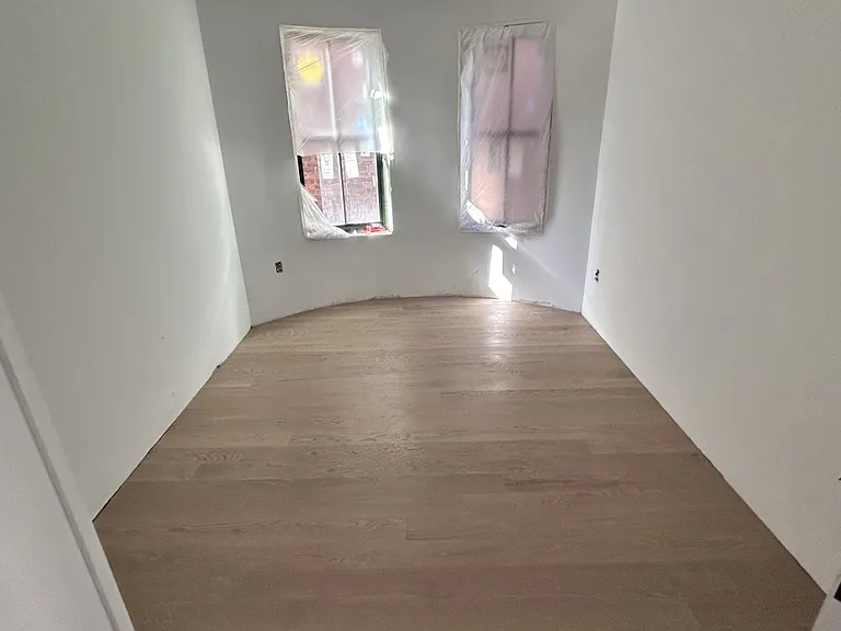 32 Orkney Rd #1A — Photo 3