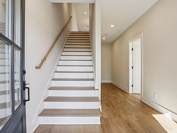 5th image of 6124 Robertson Ave #8