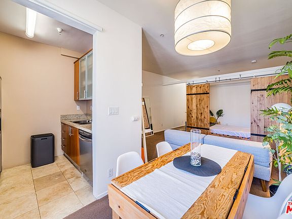 4th image of 620 S Gramercy Pl APT 423