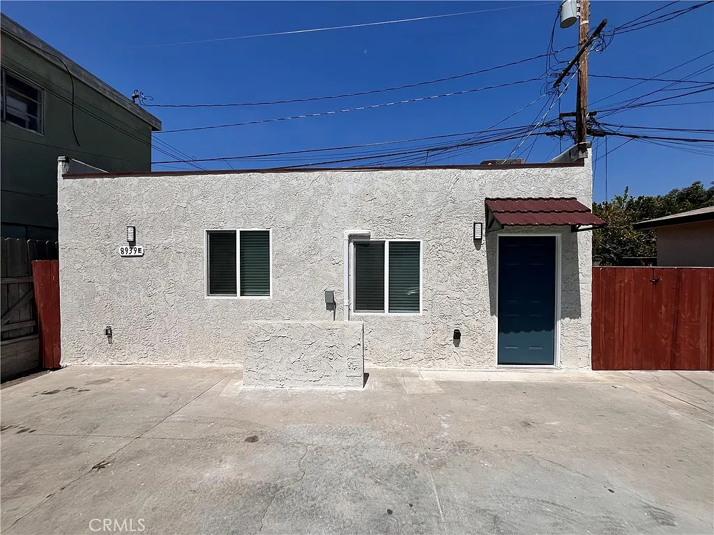 2 bed, 500 sqft, $2,300 — Photo 1