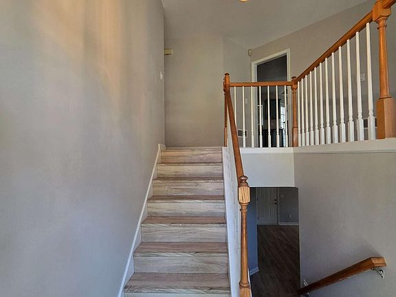 2nd image of 3860 Brookview Point