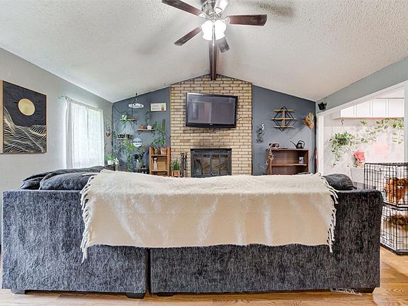 5th image of 804 Smalley Dr