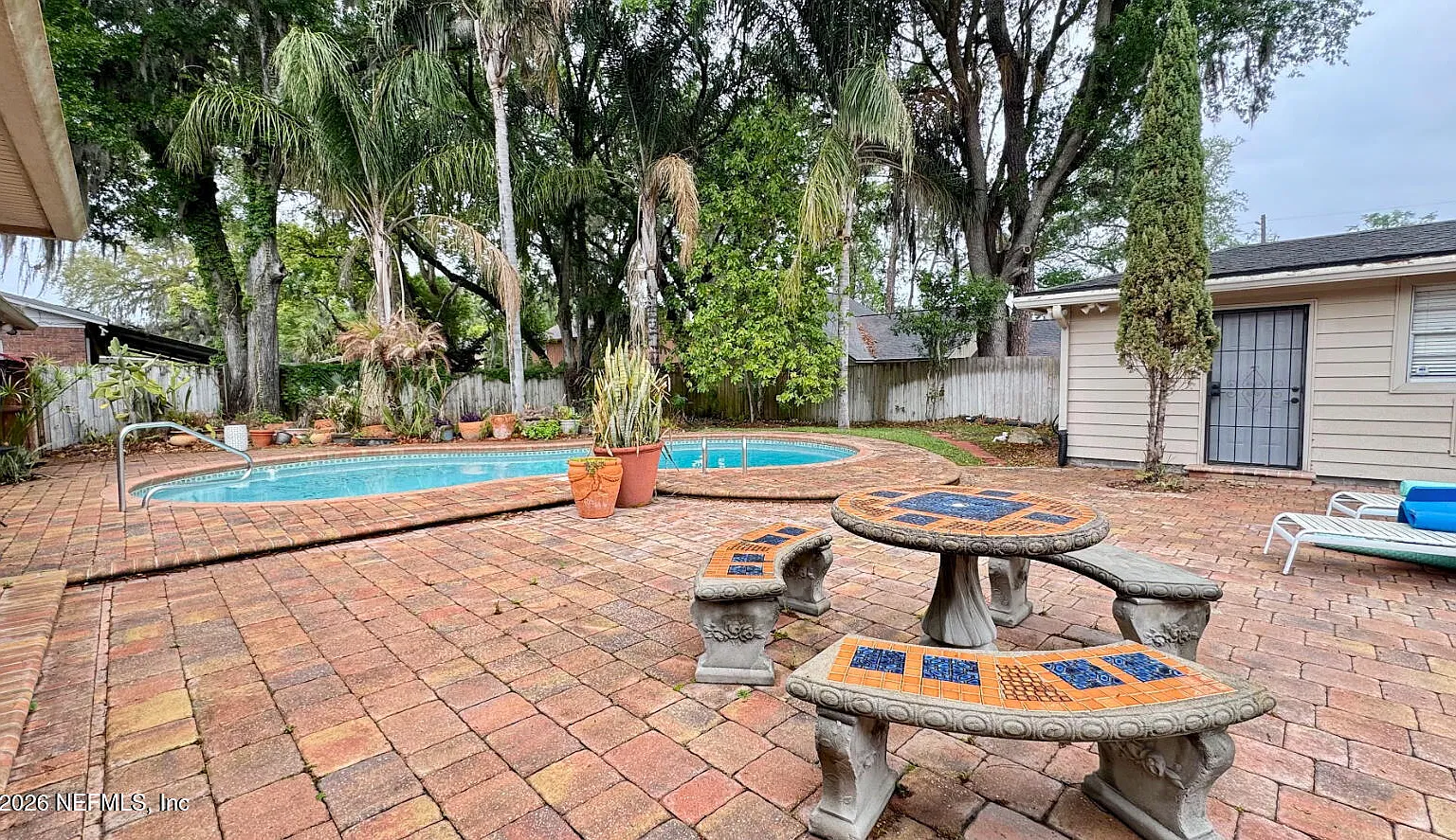 1 bed, 1.0 bath, 900 sqft, $1,295 — Photo 1