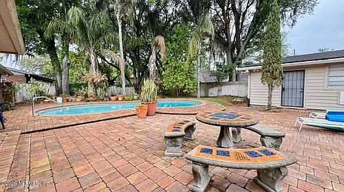 5557 Floral Ave Photo 1