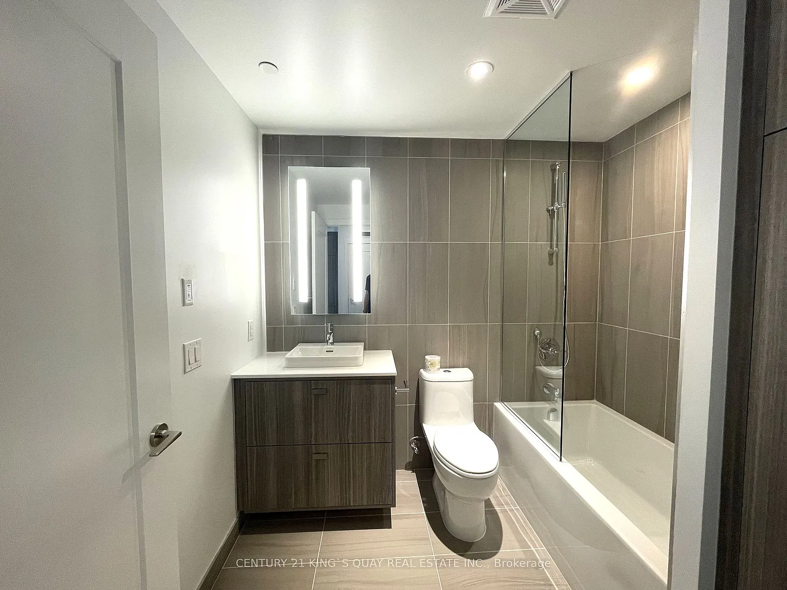 2 bed, $2,600 — Photo 2