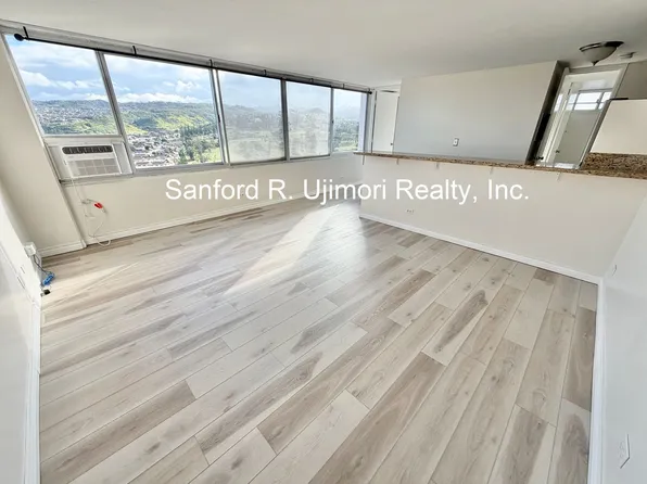 98-288 Kaonohi St, Aiea, HI