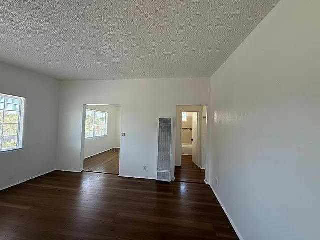 11112 S Normandie Ave #5