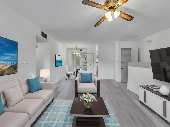 313 Gardens Dr APT 203, Pompano Beach, FL 33069