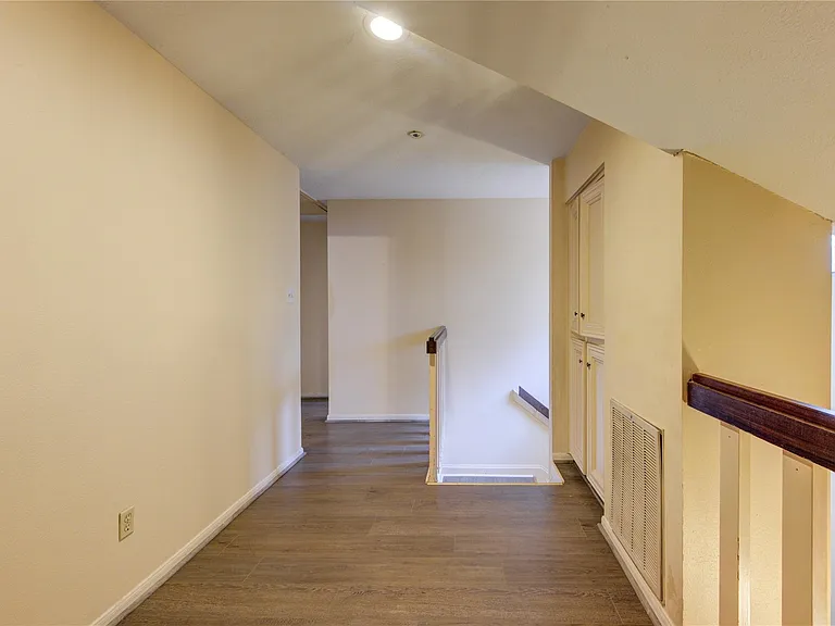 165 Old Bridge Lk — Photo 37