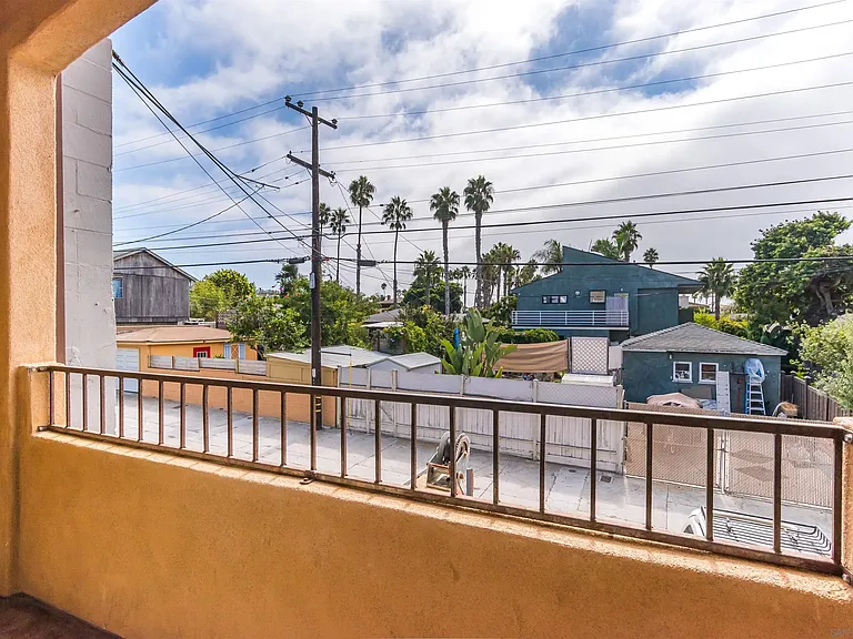 4741 Point Loma Ave #201 — Photo 25