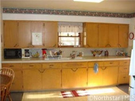 4th image of 205 1st St NE