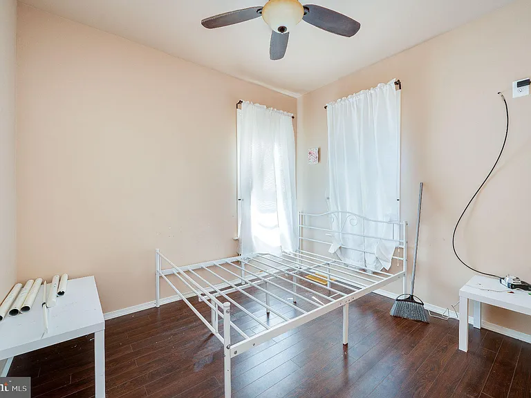 126 E Washington St — Photo 18
