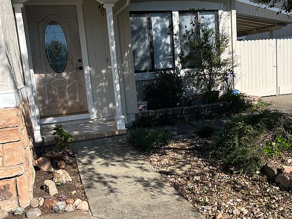 2nd image of 568 Acadia Dr