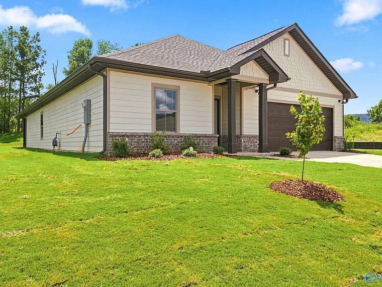 7211 Holly Creek Dr — Photo 4