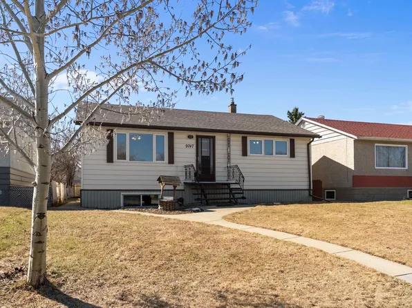 9747 66th Ave NW, Edmonton, AB T6E 0M4