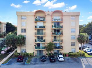 9360 Fontainebleau Blvd APT 101, Miami, FL 33172