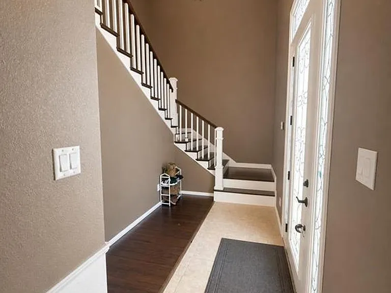 920 Colonial Pkwy — Photo 4