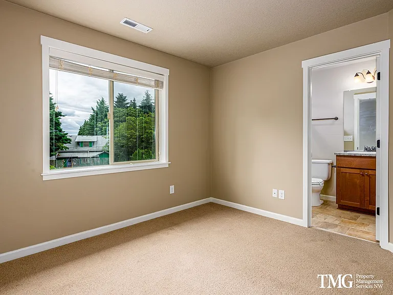 Garage, Backyard, 3 Bedroom - Now Leasing — Photo 23